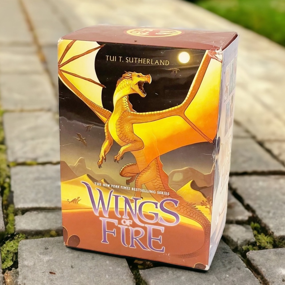 Scholastic Wings of Fire 1-5 Book Set Tui T. Sutherland Paperback Reading